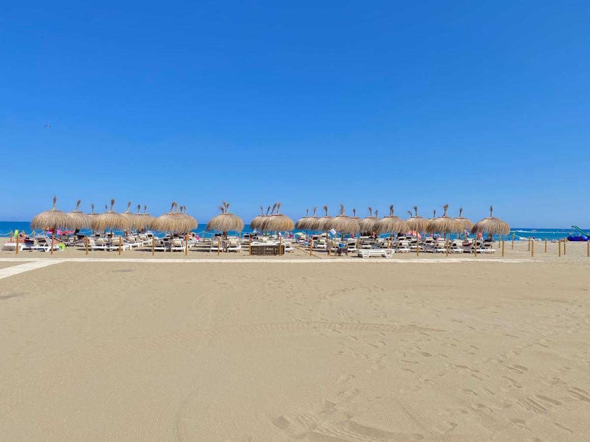 Costa Del Sol Seaside Studio - 5 Mins From Beach Фуeнхирола Екстериор снимка