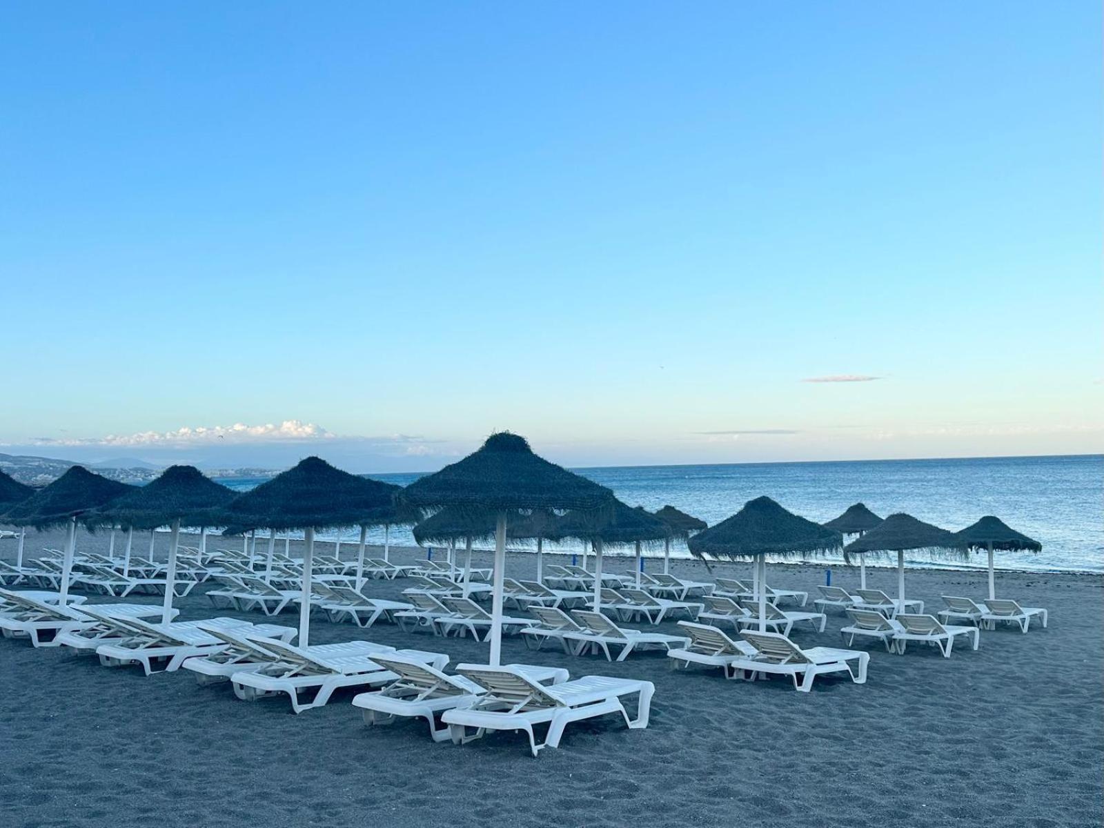 Costa Del Sol Seaside Studio - 5 Mins From Beach Фуeнхирола Екстериор снимка