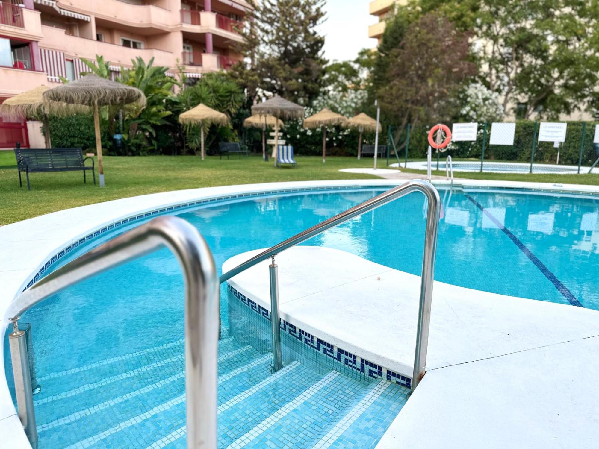 Costa Del Sol Seaside Studio - 5 Mins From Beach Фуeнхирола Екстериор снимка