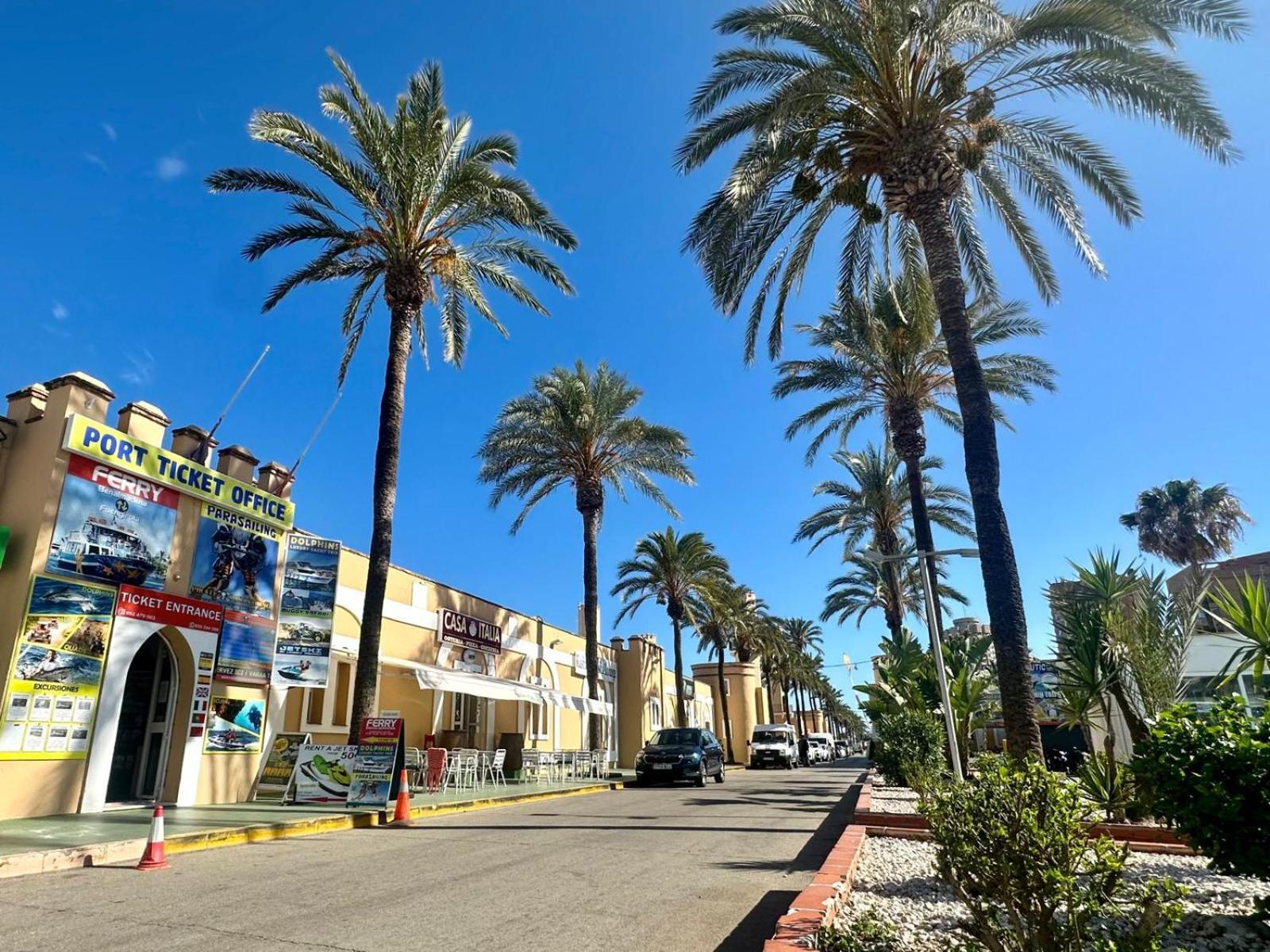 Costa Del Sol Seaside Studio - 5 Mins From Beach Фуeнхирола Екстериор снимка